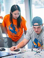 Students in an engineering lab